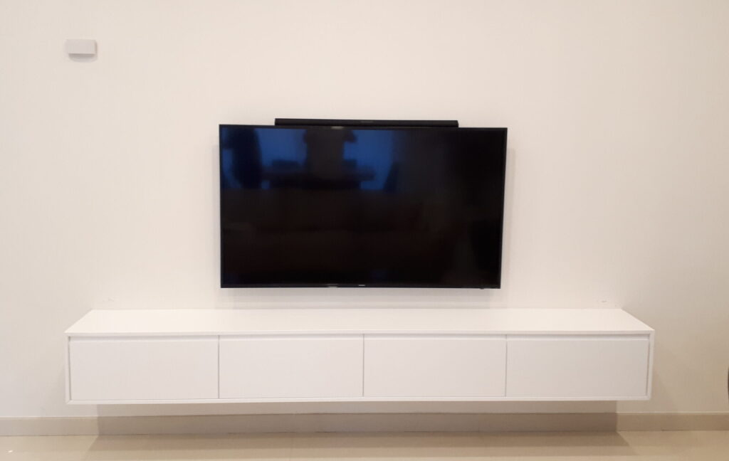 מזנון צף גמר צבע בתנור לבן