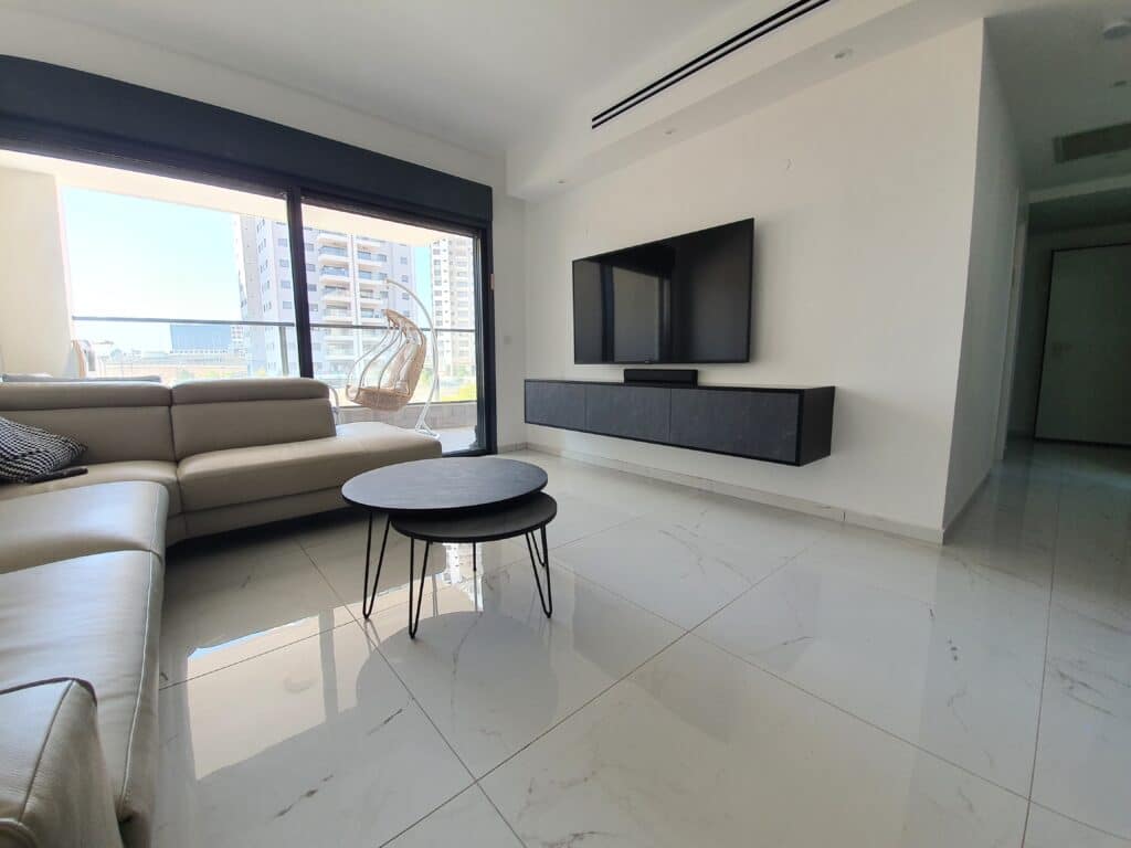 מזנון חזיתות סטון חברת בלורן וחיפוי צבע בתנור